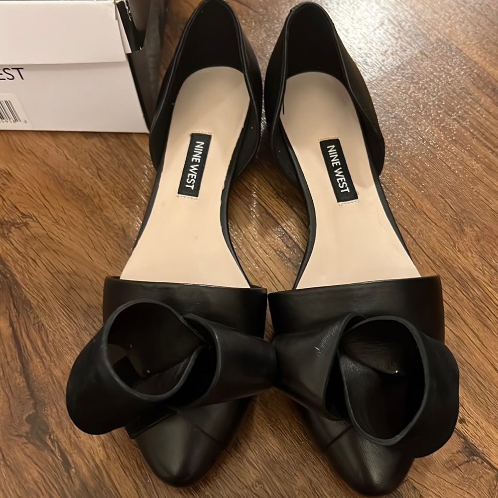 Size 6 Nine West black nwshoreside flats. Brand new NO BOX